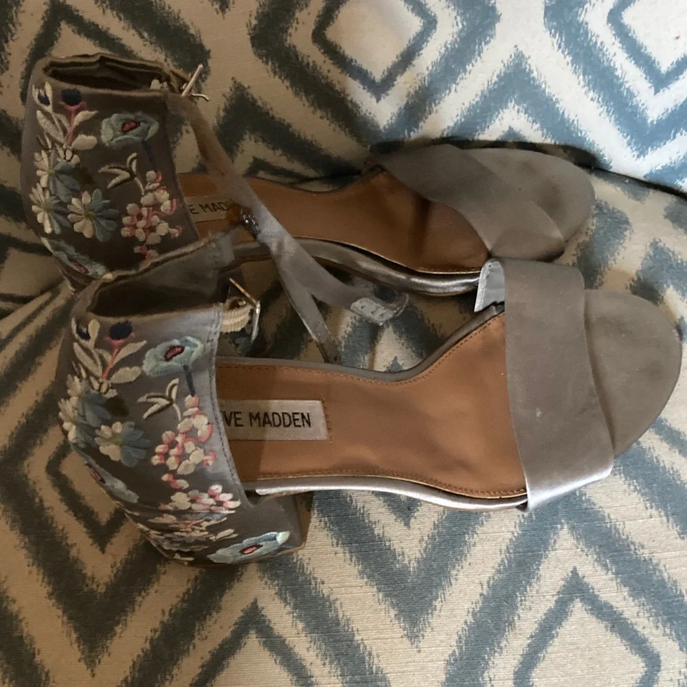 Steve Madden suede open